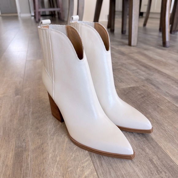 NWOT! Marc Fisher Leather Mlommie Pure White Cowboy High-Ankle Boots - Picture 1 of 9